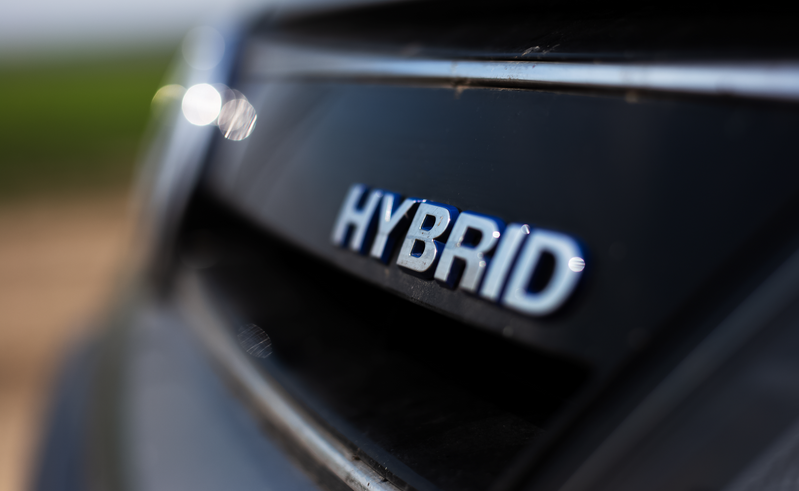 Bon alors, on l'achète quand cette dernière voiture thermique ou hybride ?
